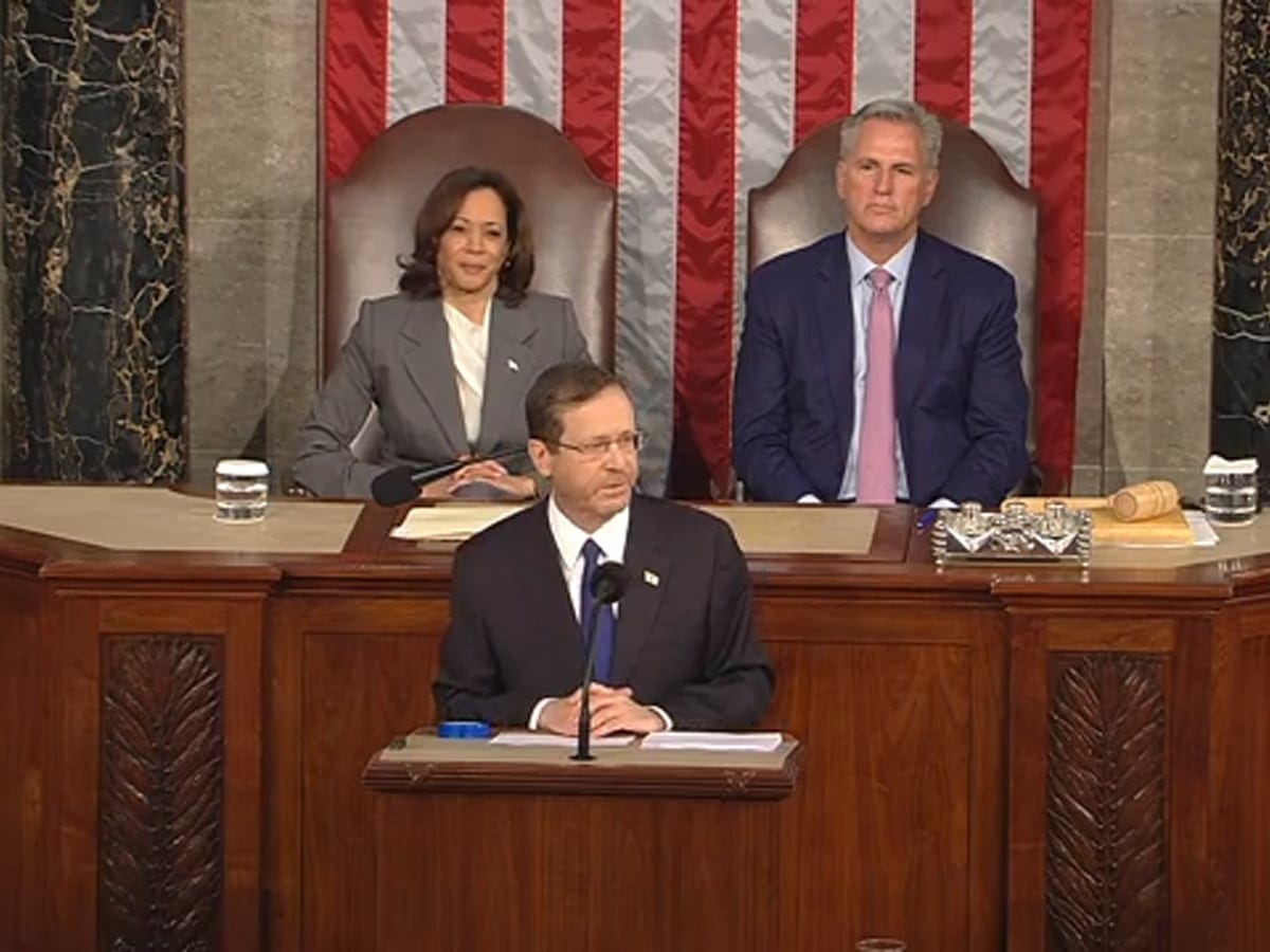 Президент Израиля в Конгрессе США: Иран подливает масло в огонь катастрофы и страданий в Украине