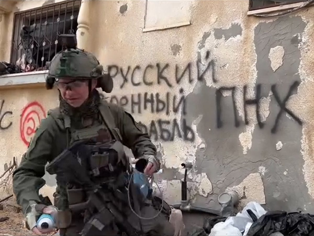 «Я написал на стене в Газе о «российском военном корабле» — потому что в нашей войне есть путинский след»