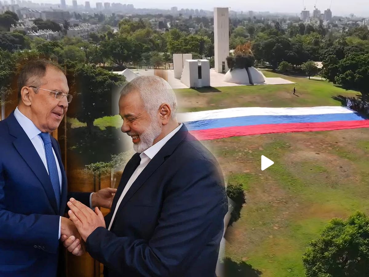 Как у себя дома. ТАСС: "Соотечественники развернули флаг РФ в Тель-Авиве в преддверии Дня России"