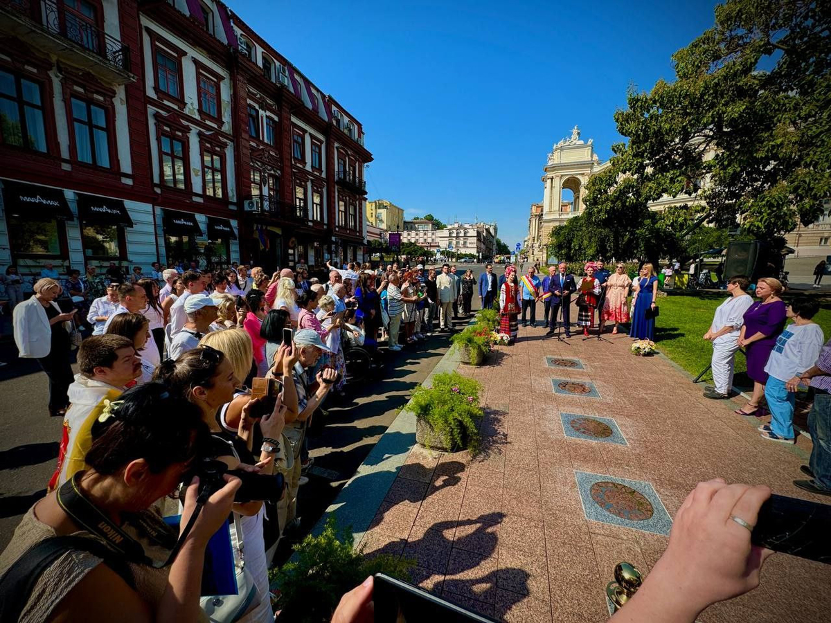 В их числе Шолом-Алейхем и Александра Розенбойм: в Одессе ко Дню города открыли 4 памятных звезды в честь выдающихся одесситов и известных деятелей - видео