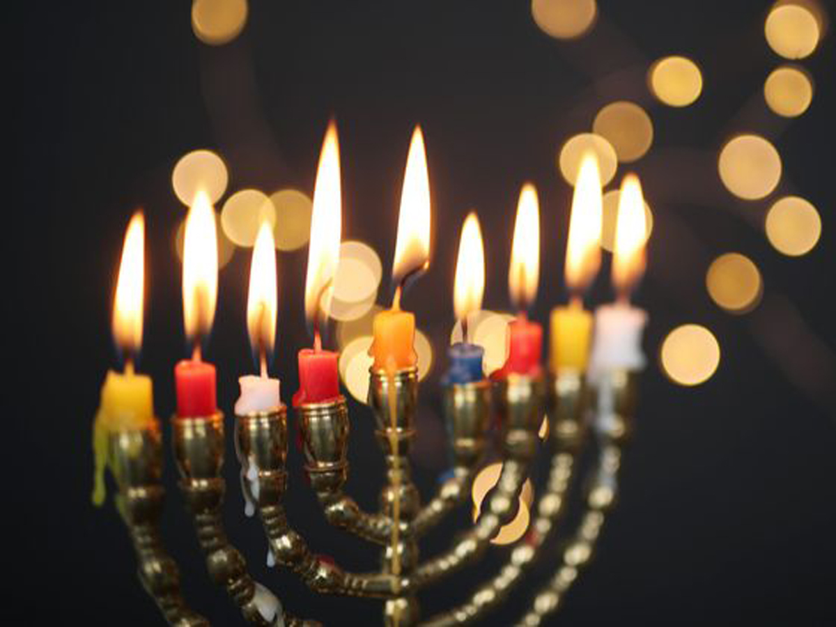 Хаг Ханука самеах! Пусть свет победит тьму, а наши молитвы будут услышаны. Сегодня этот свет зажигается не только в Украине и Израиле, но и в сердцах каждого, кто верит в победу добра над злом