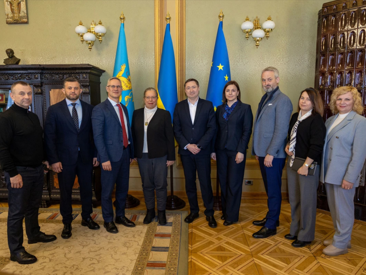 Посольство Государства Израиль в Украине и агентство МАШАВ передали портативные зарядные станции для семей Львовщины, которые особенно нуждаются в поддержке