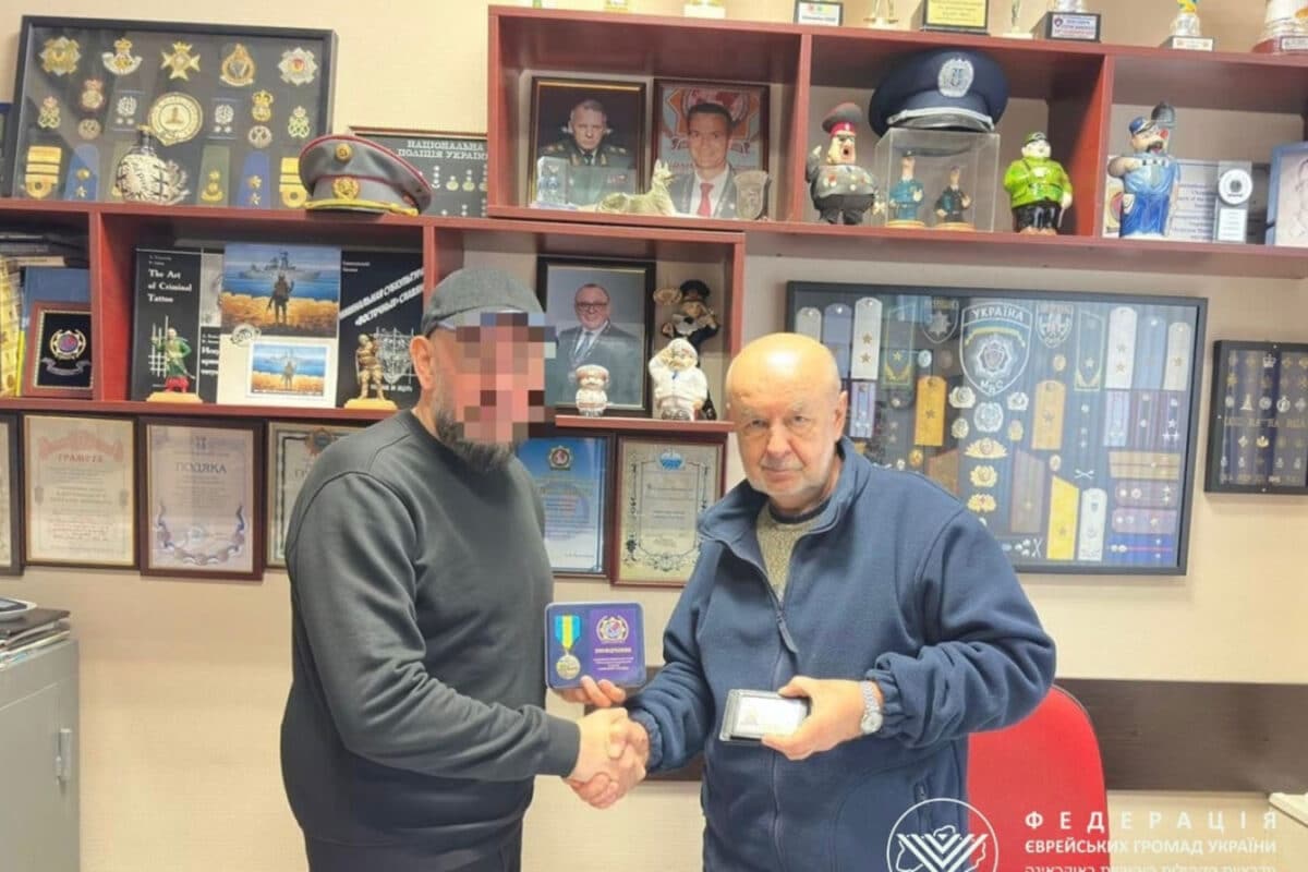 Офіцер ЗСУ «Хасид» отримав міжнародну нагороду IPA: що відомо про бійця і чому його відзначили